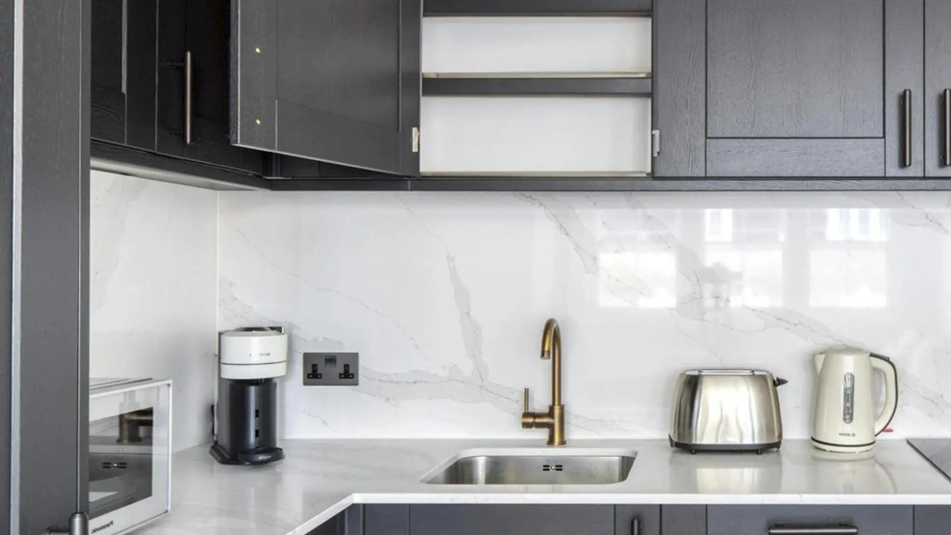 Impeccable 2-Bed Apartment In London United Kingdom