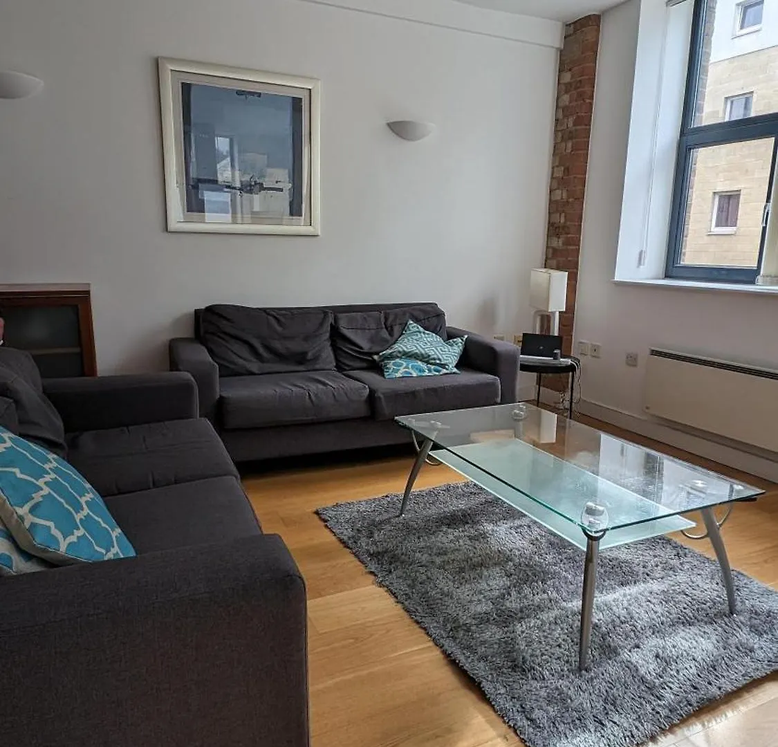 Impeccable 2-Bed Apartment In ロンドン 0*,